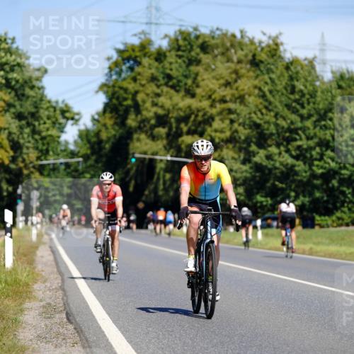 07.09.2025 - 19. Norderstedt Triathlon Michael Burmester http://msf.ph/oto/8834208 07.09.2025 12:15:52 Radfahren 851, 1241, 1329 meine-sportfotos.de