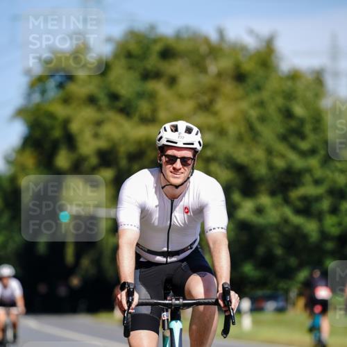 07.09.2025 - 19. Norderstedt Triathlon Michael Burmester http://msf.ph/oto/8834242 07.09.2025 12:16:28 Radfahren 737 meine-sportfotos.de