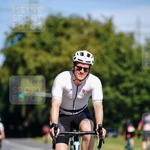 07.09.2025 - 19. Norderstedt Triathlon Michael Burmester http://msf.ph/oto/8834243 07.09.2025 12:16:28 Radfahren 737 meine-sportfotos.de