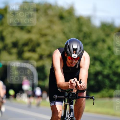 07.09.2025 - 19. Norderstedt Triathlon Michael Burmester http://msf.ph/oto/8834307 07.09.2025 12:17:43 Radfahren 212, 1369 meine-sportfotos.de
