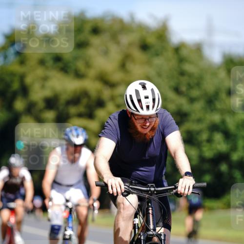 07.09.2025 - 19. Norderstedt Triathlon Michael Burmester http://msf.ph/oto/8834341 07.09.2025 12:18:11 Radfahren 227, 697, 1311 meine-sportfotos.de