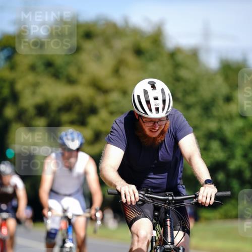 07.09.2025 - 19. Norderstedt Triathlon Michael Burmester http://msf.ph/oto/8834343 07.09.2025 12:18:11 Radfahren 227, 697, 1311 meine-sportfotos.de