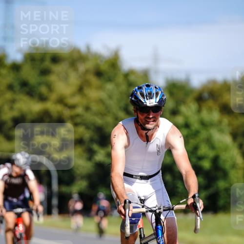 07.09.2025 - 19. Norderstedt Triathlon Michael Burmester http://msf.ph/oto/8834345 07.09.2025 12:18:12 Radfahren 227, 697, 1311 meine-sportfotos.de