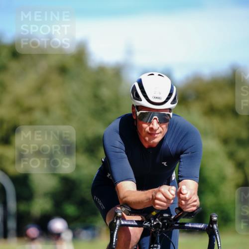 07.09.2025 - 19. Norderstedt Triathlon Michael Burmester http://msf.ph/oto/8834380 07.09.2025 12:18:28 Radfahren 226, 727, 1309 meine-sportfotos.de