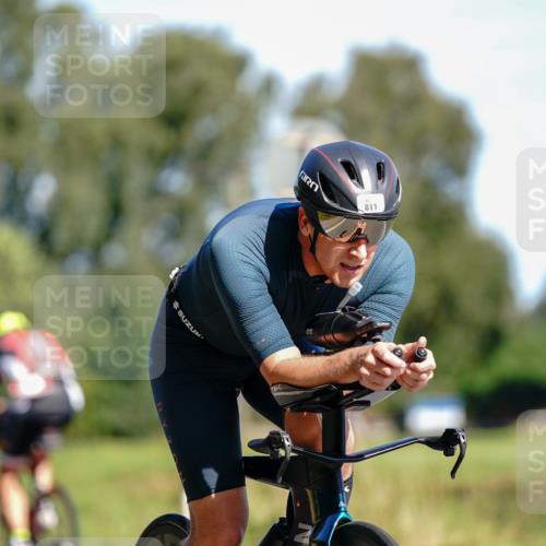 07.09.2025 - 19. Norderstedt Triathlon Michael Burmester http://msf.ph/oto/8834434 07.09.2025 12:19:39 Radfahren 811, 816, 1392 meine-sportfotos.de