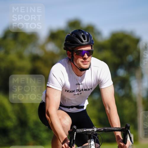 07.09.2025 - 19. Norderstedt Triathlon Michael Burmester http://msf.ph/oto/8834444 07.09.2025 12:19:53 Radfahren 139 meine-sportfotos.de