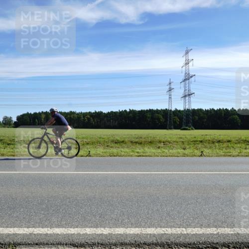 07.09.2025 - 19. Norderstedt Triathlon Michael Burmester http://msf.ph/oto/8834445 07.09.2025 11:57:51 Radfahren 186, 202, 1365 meine-sportfotos.de