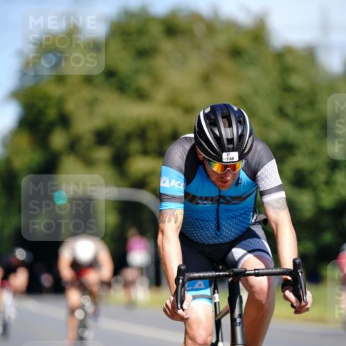 07.09.2025 - 19. Norderstedt Triathlon Michael Burmester http://msf.ph/oto/8834529 07.09.2025 12:21:44 Radfahren 730 meine-sportfotos.de
