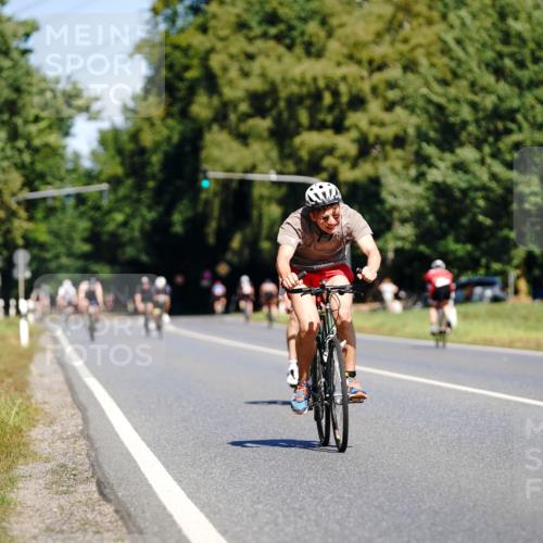 07.09.2025 - 19. Norderstedt Triathlon Michael Burmester http://msf.ph/oto/8834531 07.09.2025 12:21:46 Radfahren 701, 730, 1212 meine-sportfotos.de