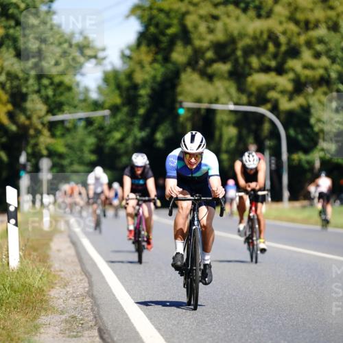 07.09.2025 - 19. Norderstedt Triathlon Michael Burmester http://msf.ph/oto/8834590 07.09.2025 12:22:50 Radfahren 820, 856 meine-sportfotos.de