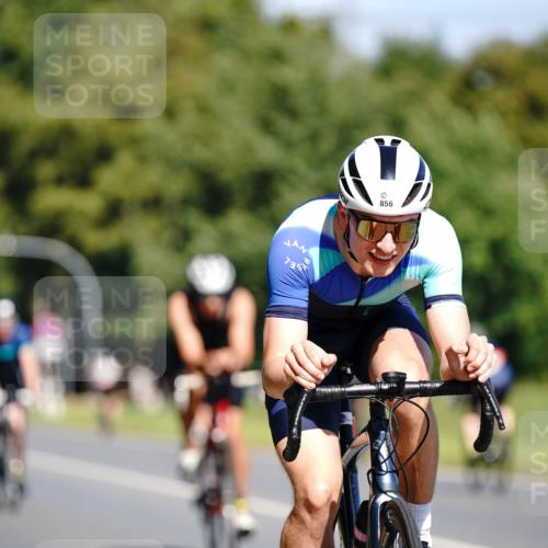 07.09.2025 - 19. Norderstedt Triathlon Michael Burmester http://msf.ph/oto/8834595 07.09.2025 12:22:51 Radfahren 820, 856 meine-sportfotos.de