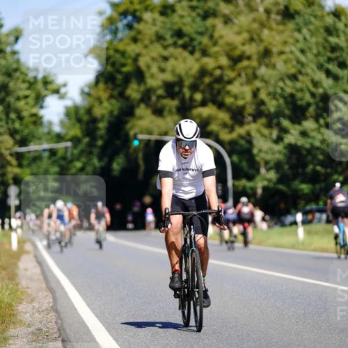 07.09.2025 - 19. Norderstedt Triathlon Michael Burmester http://msf.ph/oto/8834610 07.09.2025 12:22:56 Radfahren 283, 820, 827, 1268 meine-sportfotos.de