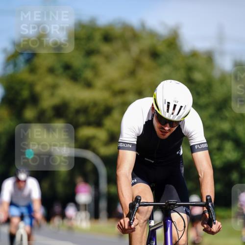 07.09.2025 - 19. Norderstedt Triathlon Michael Burmester http://msf.ph/oto/8834648 07.09.2025 12:23:17 Radfahren 167, 174 meine-sportfotos.de
