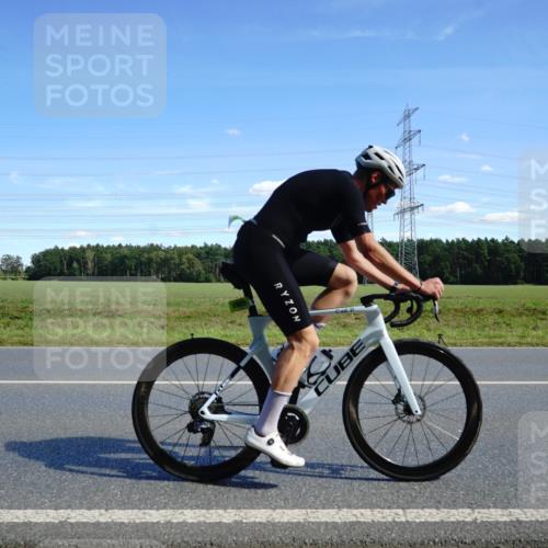 07.09.2025 - 19. Norderstedt Triathlon Michael Burmester http://msf.ph/oto/8834700 07.09.2025 14:01:17 Radfahren 1025, 1041 meine-sportfotos.de