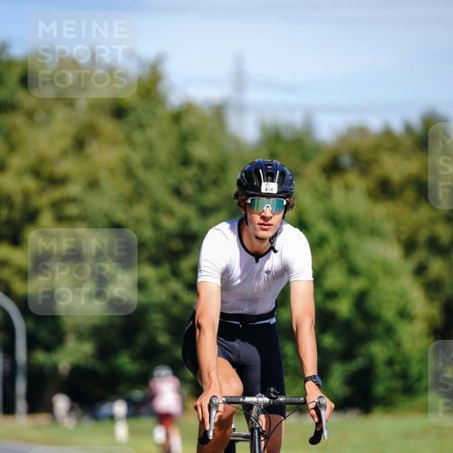 07.09.2025 - 19. Norderstedt Triathlon Michael Burmester http://msf.ph/oto/8834752 07.09.2025 12:24:39 Radfahren 814 meine-sportfotos.de