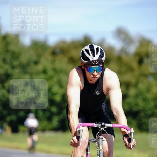 07.09.2025 - 19. Norderstedt Triathlon Michael Burmester http://msf.ph/oto/8834768 07.09.2025 12:25:08 Radfahren 825, 1373 meine-sportfotos.de