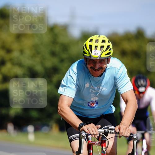 07.09.2025 - 19. Norderstedt Triathlon Michael Burmester http://msf.ph/oto/8834822 07.09.2025 12:26:04 Radfahren 754, 762 meine-sportfotos.de