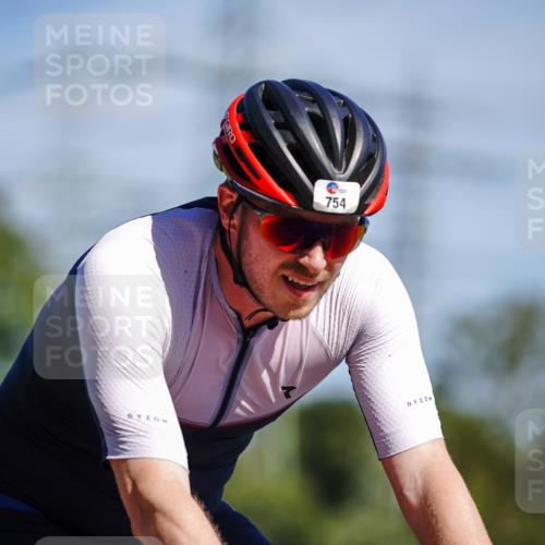 07.09.2025 - 19. Norderstedt Triathlon Michael Burmester http://msf.ph/oto/8834828 07.09.2025 12:26:05 Radfahren 754, 762 meine-sportfotos.de