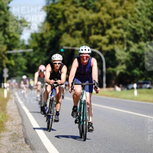 07.09.2025 - 19. Norderstedt Triathlon Michael Burmester http://msf.ph/oto/8834852 07.09.2025 12:26:23 Radfahren 216, 239, 813 meine-sportfotos.de
