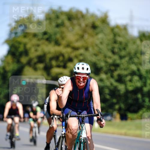 07.09.2025 - 19. Norderstedt Triathlon Michael Burmester http://msf.ph/oto/8834857 07.09.2025 12:26:24 Radfahren 216, 239, 813 meine-sportfotos.de
