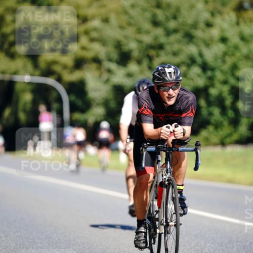 07.09.2025 - 19. Norderstedt Triathlon Michael Burmester http://msf.ph/oto/8834946 07.09.2025 12:27:03 Radfahren 187, 1370, 1386 meine-sportfotos.de