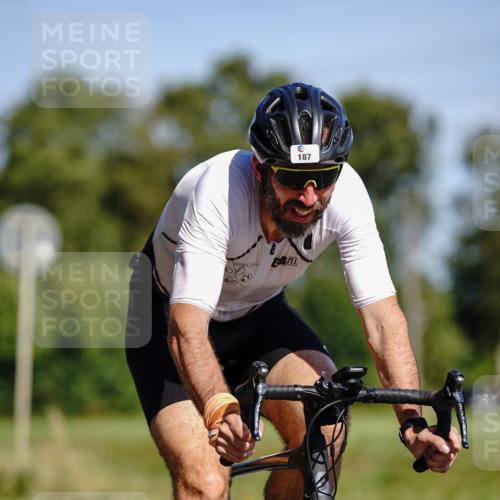07.09.2025 - 19. Norderstedt Triathlon Michael Burmester http://msf.ph/oto/8834956 07.09.2025 12:27:05 Radfahren 187, 1370, 1386 meine-sportfotos.de