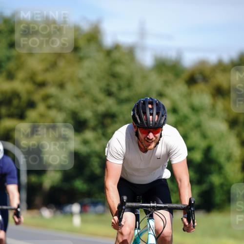 07.09.2025 - 19. Norderstedt Triathlon Michael Burmester http://msf.ph/oto/8835009 07.09.2025 12:27:55 Radfahren 1230, 1241 meine-sportfotos.de