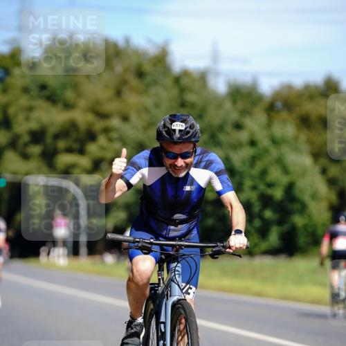 07.09.2025 - 19. Norderstedt Triathlon Michael Burmester http://msf.ph/oto/8835027 07.09.2025 12:28:02 Radfahren 732, 1237, 1376 meine-sportfotos.de