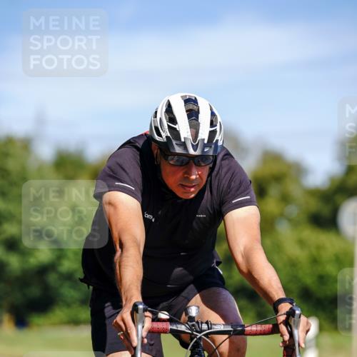 07.09.2025 - 19. Norderstedt Triathlon Michael Burmester http://msf.ph/oto/8835073 07.09.2025 12:28:21 Radfahren 141 meine-sportfotos.de