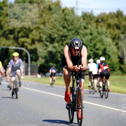 07.09.2025 - 19. Norderstedt Triathlon Michael Burmester http://msf.ph/oto/8835080 07.09.2025 12:28:28 Radfahren 210, 212 meine-sportfotos.de