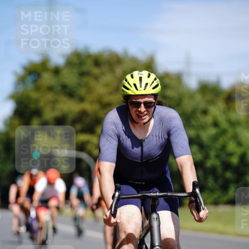 07.09.2025 - 19. Norderstedt Triathlon Michael Burmester http://msf.ph/oto/8835089 07.09.2025 12:28:31 Radfahren 210, 212, 696, 780, 858, 1329 meine-sportfotos.de