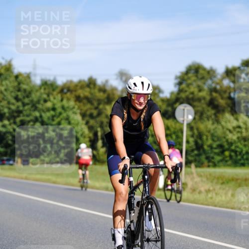 07.09.2025 - 19. Norderstedt Triathlon Michael Burmester http://msf.ph/oto/8835104 07.09.2025 12:28:35 Radfahren 262, 696, 780, 858, 1213, 1214, 1329 meine-sportfotos.de