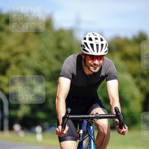 07.09.2025 - 19. Norderstedt Triathlon Michael Burmester http://msf.ph/oto/8835182 07.09.2025 12:29:21 Radfahren 161, 266, 750, 1251 meine-sportfotos.de