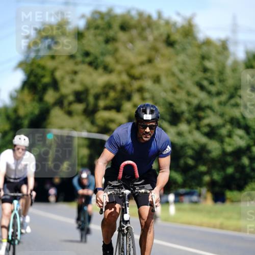 07.09.2025 - 19. Norderstedt Triathlon Michael Burmester http://msf.ph/oto/8835222 07.09.2025 12:29:56 Radfahren 251, 737, 755, 811 meine-sportfotos.de
