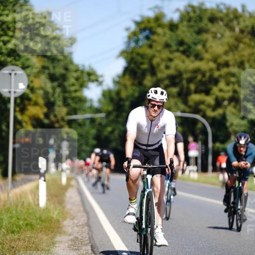 07.09.2025 - 19. Norderstedt Triathlon Michael Burmester http://msf.ph/oto/8835232 07.09.2025 12:29:58 Radfahren 145, 177, 251, 737, 811 meine-sportfotos.de
