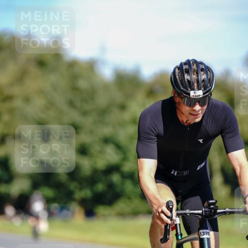 07.09.2025 - 19. Norderstedt Triathlon Michael Burmester http://msf.ph/oto/8835262 07.09.2025 12:30:12 Radfahren 295, 816, 1328 meine-sportfotos.de