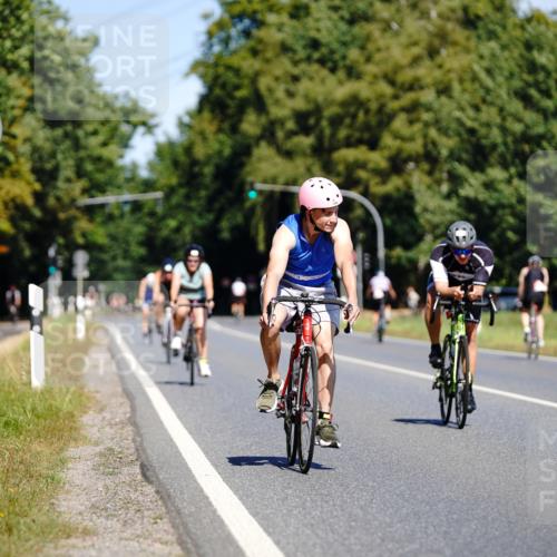 07.09.2025 - 19. Norderstedt Triathlon Michael Burmester http://msf.ph/oto/8835309 07.09.2025 12:30:34 Radfahren 207, 715, 1295 meine-sportfotos.de