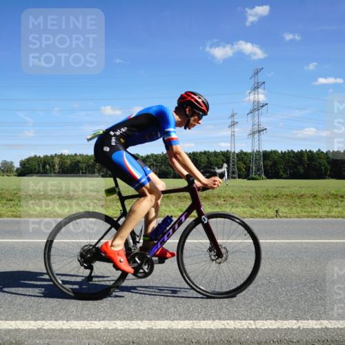 07.09.2025 - 19. Norderstedt Triathlon Michael Burmester http://msf.ph/oto/8835338 07.09.2025 14:05:46 Radfahren 422, 1040 meine-sportfotos.de
