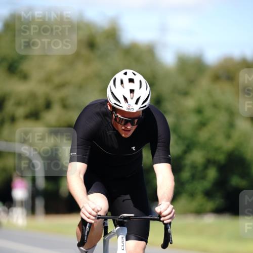 07.09.2025 - 19. Norderstedt Triathlon Michael Burmester http://msf.ph/oto/8835371 07.09.2025 13:50:26 Radfahren 1025 meine-sportfotos.de