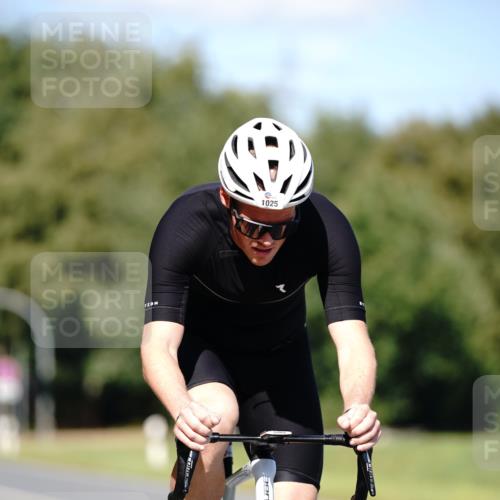 07.09.2025 - 19. Norderstedt Triathlon Michael Burmester http://msf.ph/oto/8835373 07.09.2025 13:50:26 Radfahren 1025 meine-sportfotos.de