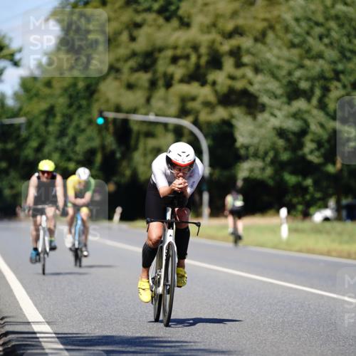 07.09.2025 - 19. Norderstedt Triathlon Michael Burmester http://msf.ph/oto/8835382 07.09.2025 13:50:35 Radfahren 388 meine-sportfotos.de