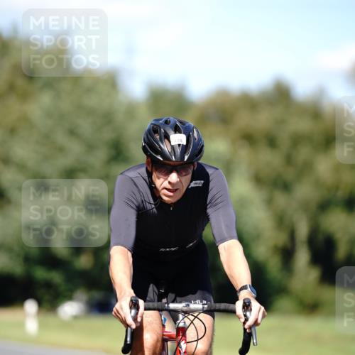 07.09.2025 - 19. Norderstedt Triathlon Michael Burmester http://msf.ph/oto/8835403 07.09.2025 13:50:54 Radfahren 428 meine-sportfotos.de