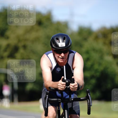 07.09.2025 - 19. Norderstedt Triathlon Michael Burmester http://msf.ph/oto/8835424 07.09.2025 13:51:23 Radfahren 876, 963, 1421 meine-sportfotos.de