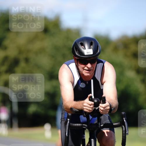 07.09.2025 - 19. Norderstedt Triathlon Michael Burmester http://msf.ph/oto/8835426 07.09.2025 13:51:23 Radfahren 876, 963, 1421 meine-sportfotos.de