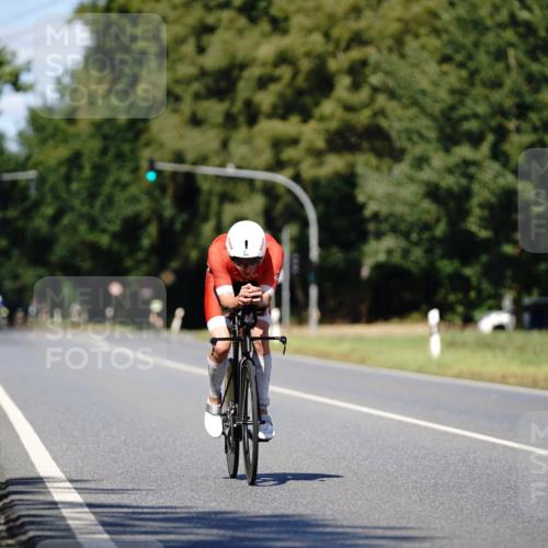 07.09.2025 - 19. Norderstedt Triathlon Michael Burmester http://msf.ph/oto/8835432 07.09.2025 13:51:27 Radfahren 876, 975 meine-sportfotos.de
