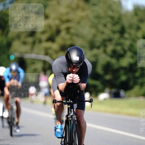 07.09.2025 - 19. Norderstedt Triathlon Michael Burmester http://msf.ph/oto/8835448 07.09.2025 13:51:44 Radfahren 394, 400, 880, 1028, 1041 meine-sportfotos.de