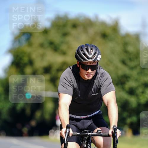 07.09.2025 - 19. Norderstedt Triathlon Michael Burmester http://msf.ph/oto/8835491 07.09.2025 12:32:17 Radfahren 277 meine-sportfotos.de