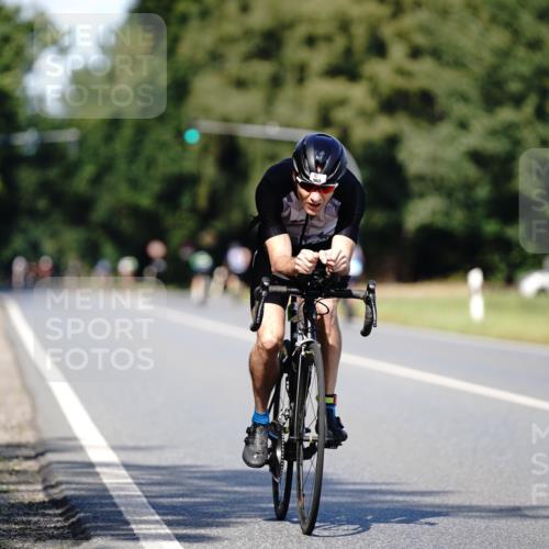 07.09.2025 - 19. Norderstedt Triathlon Michael Burmester http://msf.ph/oto/8835492 07.09.2025 13:52:01 Radfahren 911, 965 meine-sportfotos.de