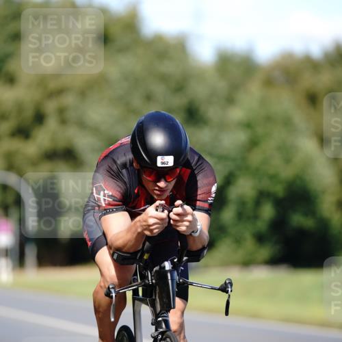 07.09.2025 - 19. Norderstedt Triathlon Michael Burmester http://msf.ph/oto/8835503 07.09.2025 13:52:27 Radfahren 361, 366, 962 meine-sportfotos.de