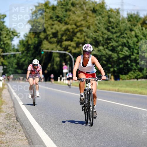 07.09.2025 - 19. Norderstedt Triathlon Michael Burmester http://msf.ph/oto/8835518 07.09.2025 12:32:40 Radfahren 195, 724, 1212 meine-sportfotos.de